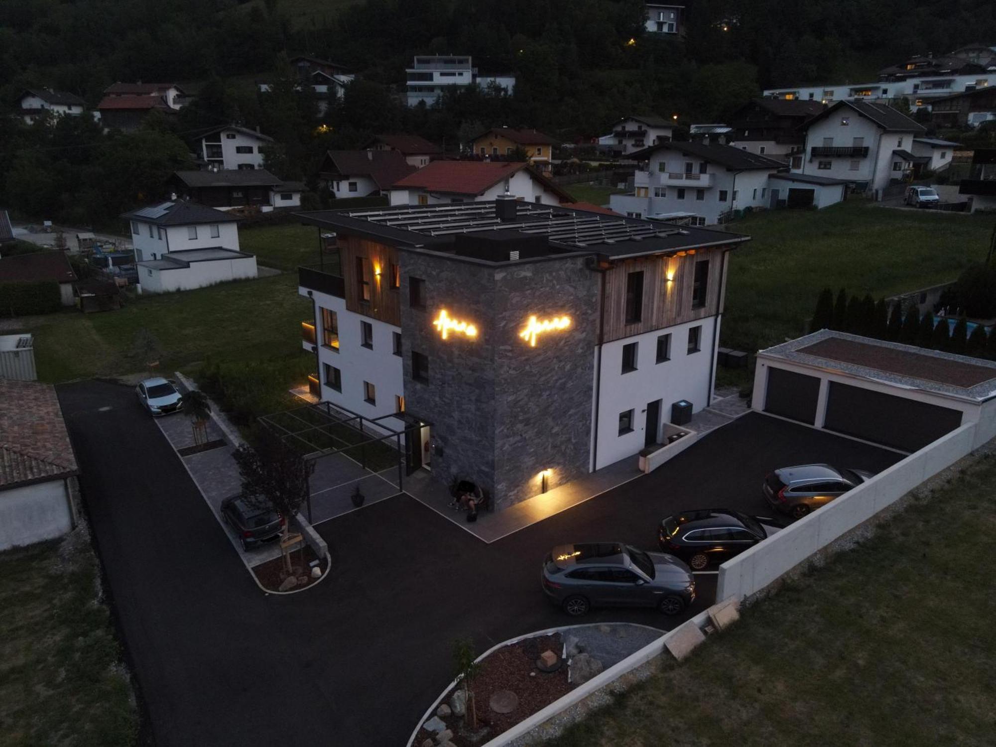 Aenna Apart Prutz Exterior photo